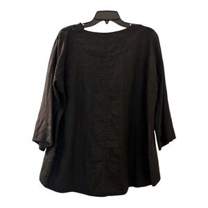 TRINA TURK linen top, boxy, hi/low,sz mefium, black, collared. 3/4 full sleeves